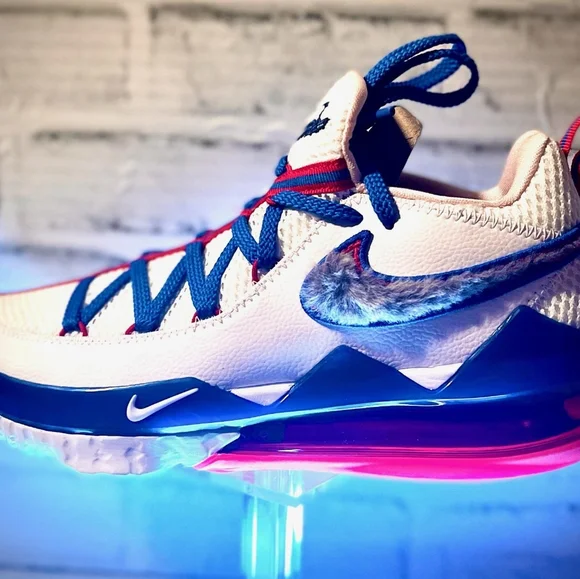 Lebron 17 Low Toon Squad NEW w/ OG Box Mens Size 8 Nike LeBron XVII 17 Low Tune Squad Space Jam White Red  main image 2